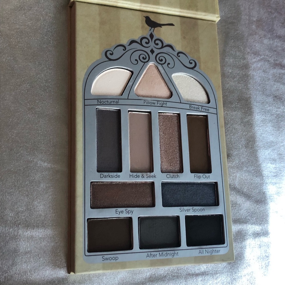 Pretty Vulgar nightingale palette